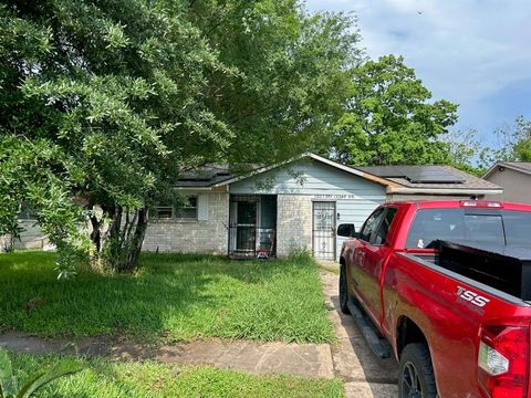 Single Family Residence in Houston TX 11307 Bay Cedar Drive.jpg