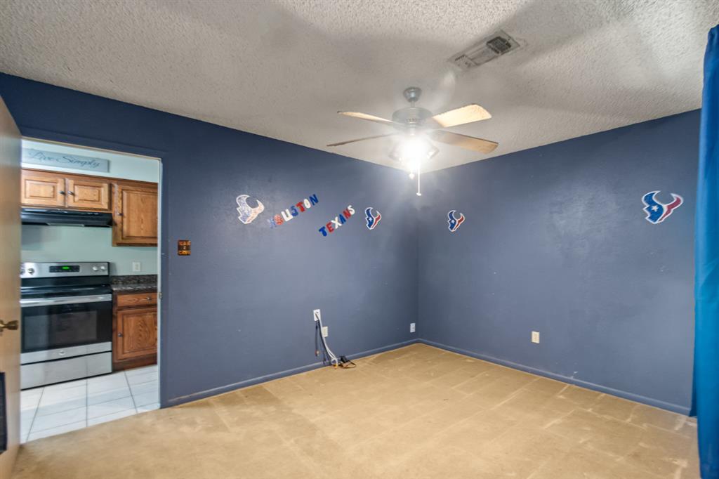 309 Nasturtium Street, Lake Jackson, Texas image 5