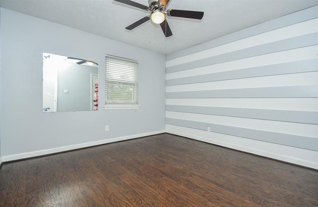709 N Rivershire Drive, Conroe, Texas image 21