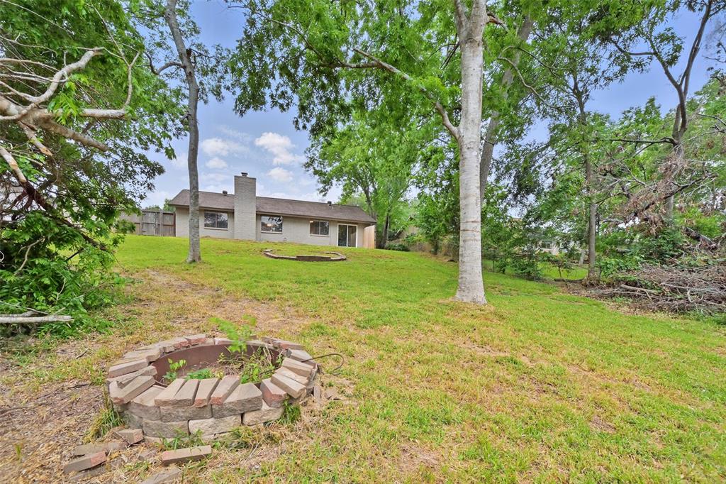 4511 Ravine Drive, Friendswood, Texas image 34