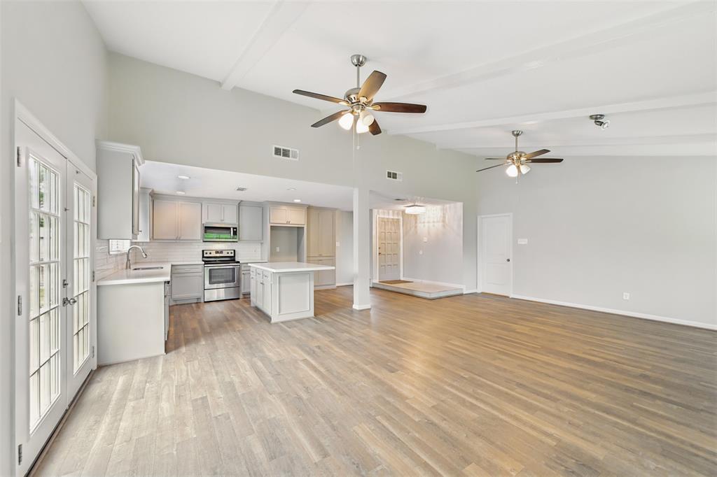 4511 Ravine Drive, Friendswood, Texas image 6