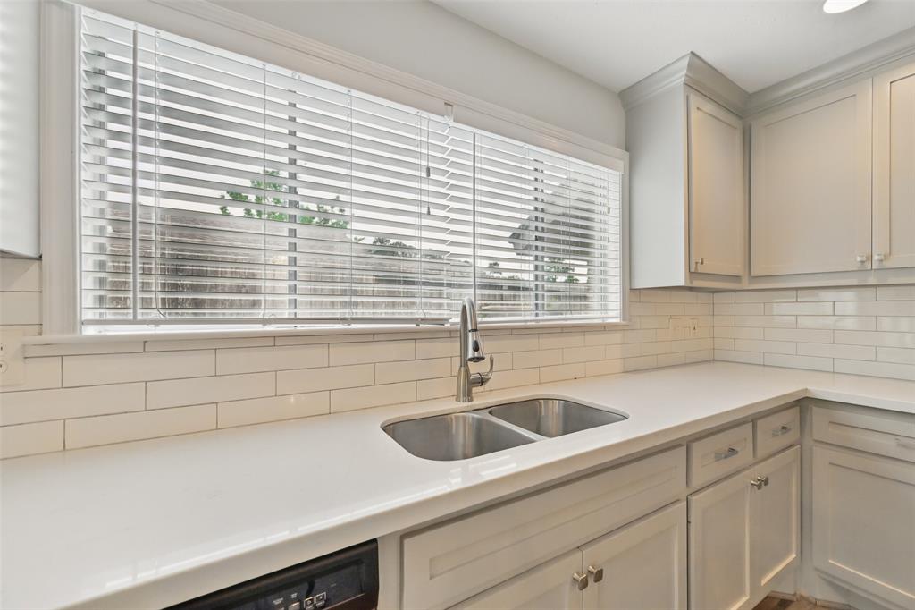4511 Ravine Drive, Friendswood, Texas image 27