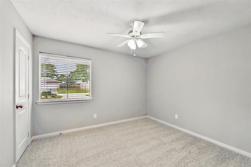 4511 Ravine Drive, Friendswood, Texas image 24