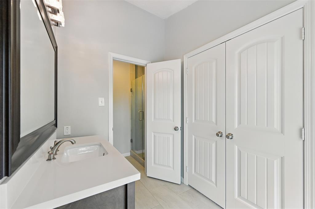 4511 Ravine Drive, Friendswood, Texas image 18