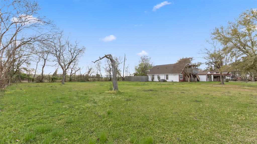 810 Robinson Road, La Porte, Texas image 6