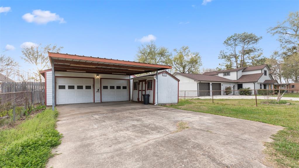810 Robinson Road, La Porte, Texas image 7