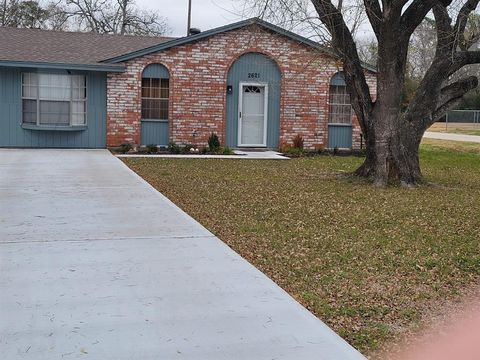 Single Family Residence in Dickinson TX 2621 Timber Drive.jpg