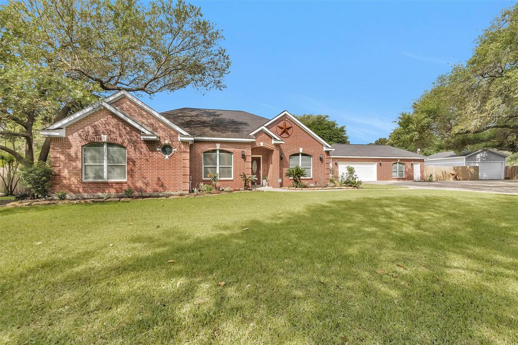 303 Beaumont Drive, Magnolia, Texas image 1