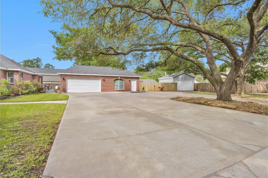 303 Beaumont Drive, Magnolia, Texas image 3