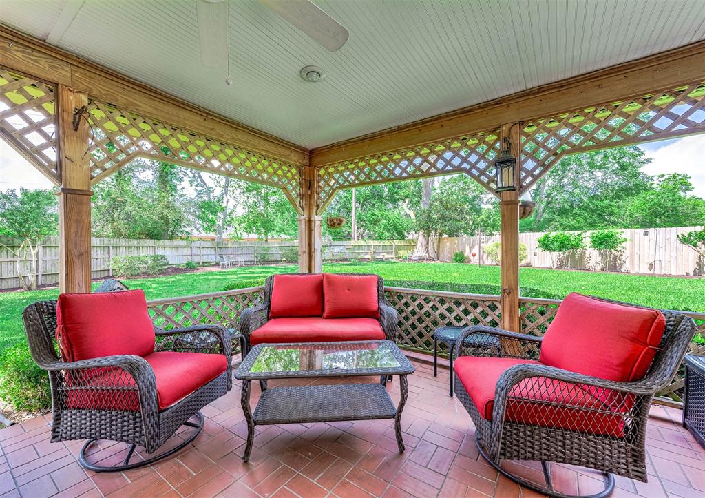 5114 Centennial Lane, Friendswood, Texas image 43