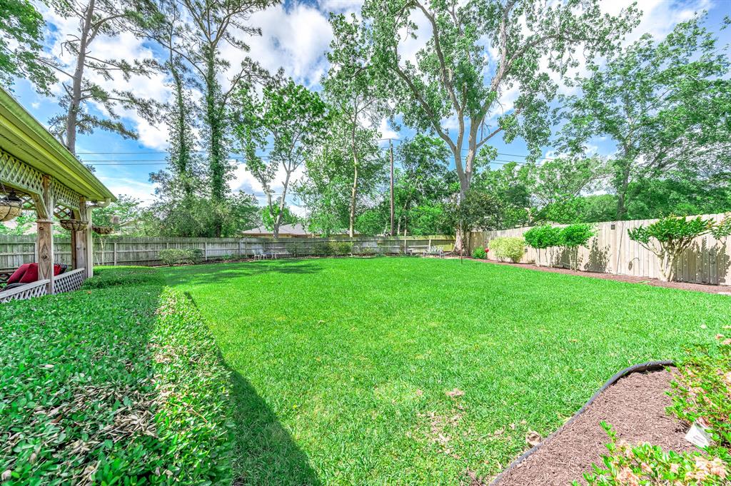 5114 Centennial Lane, Friendswood, Texas image 35