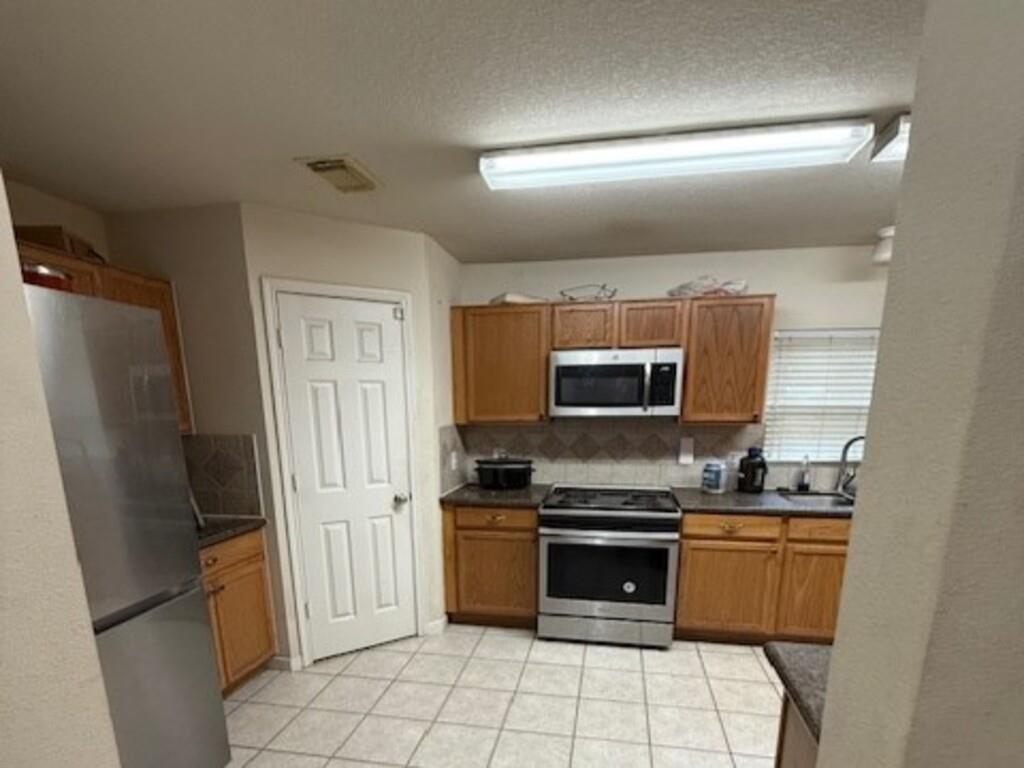 11810 Skydale Drive, Tomball, Texas image 6