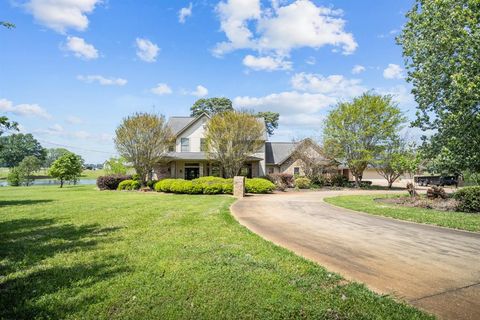 A home in Crockett