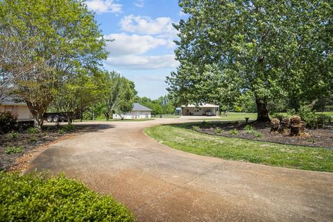 A home in Crockett