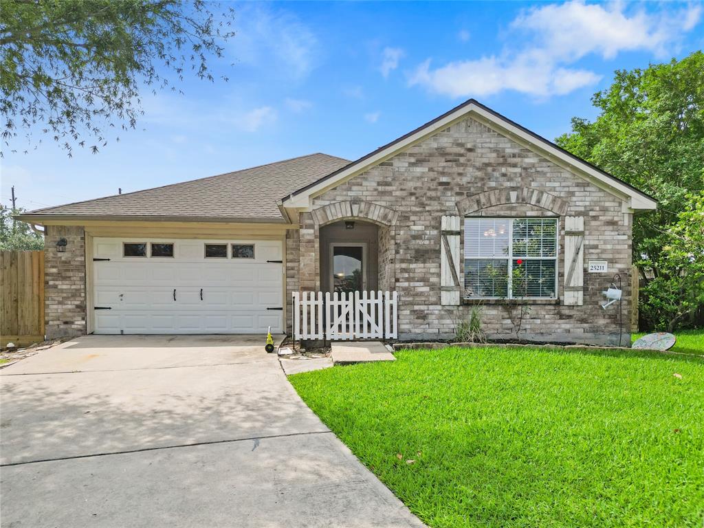 25211 Barmby Drive, Tomball, Texas image 1