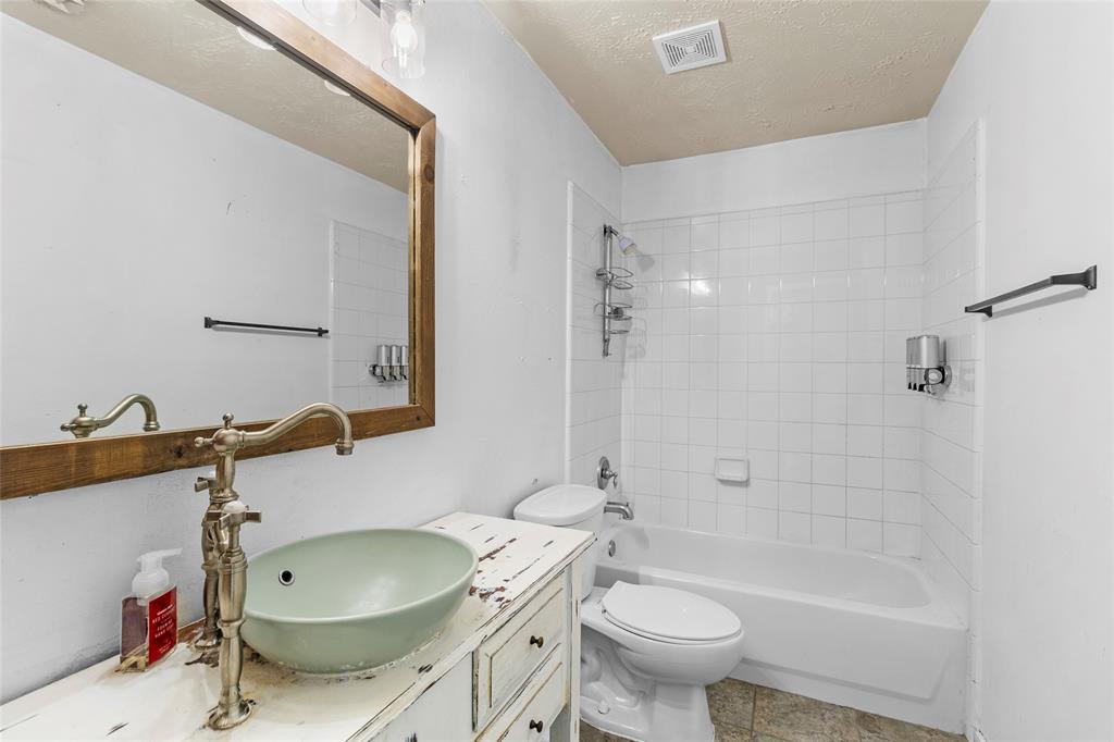 25211 Barmby Drive, Tomball, Texas image 16