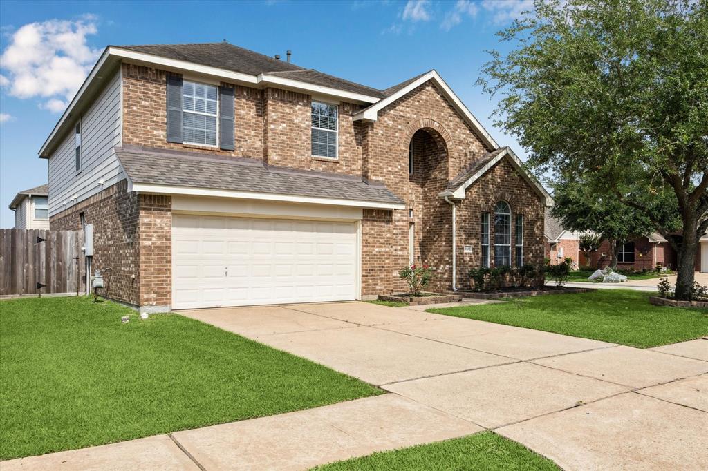 2602 Courtyard Lane, Pearland, Texas image 2