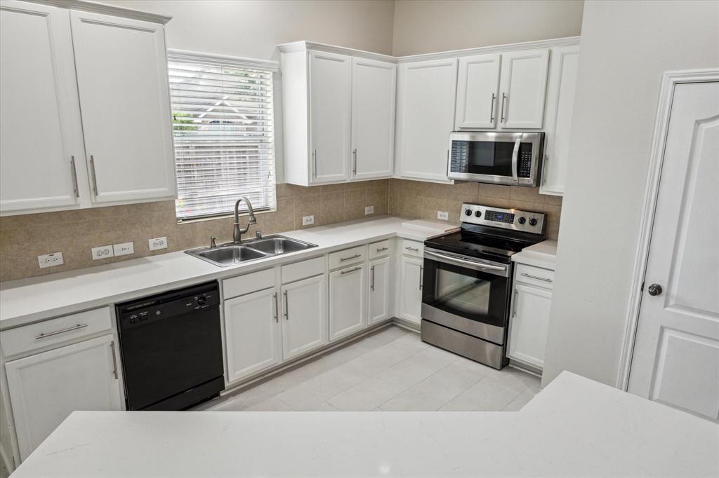 2602 Courtyard Lane, Pearland, Texas image 15