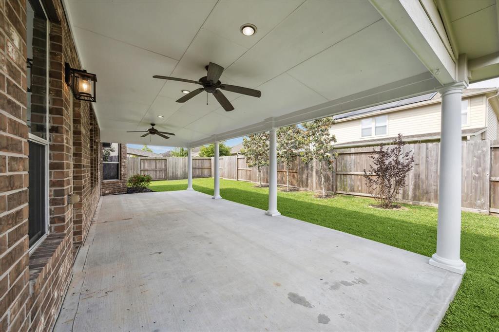 2602 Courtyard Lane, Pearland, Texas image 30