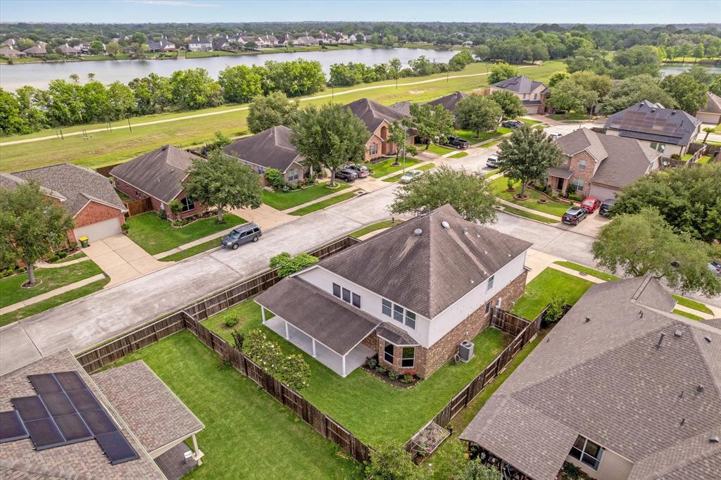 2602 Courtyard Lane, Pearland, Texas image 33