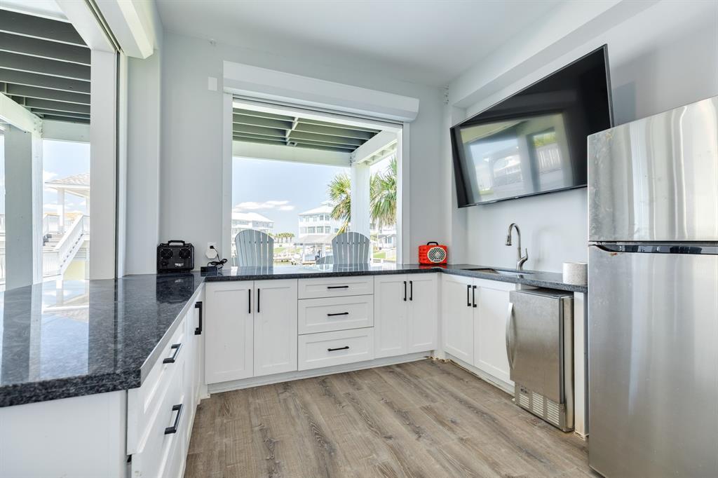 4115 Bluewing Teal Court, Galveston, Texas image 35