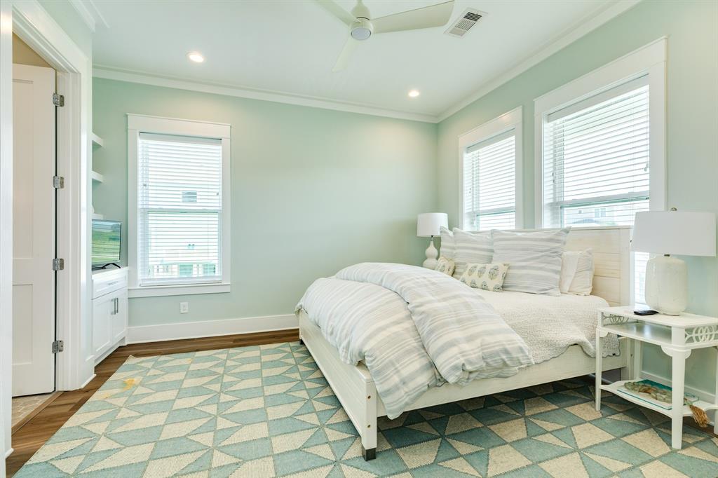 4115 Bluewing Teal Court, Galveston, Texas image 17