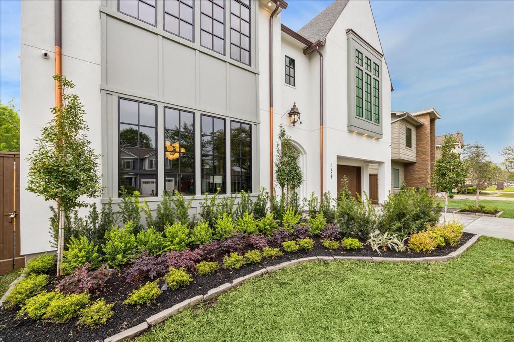 1427 Gardenia Drive