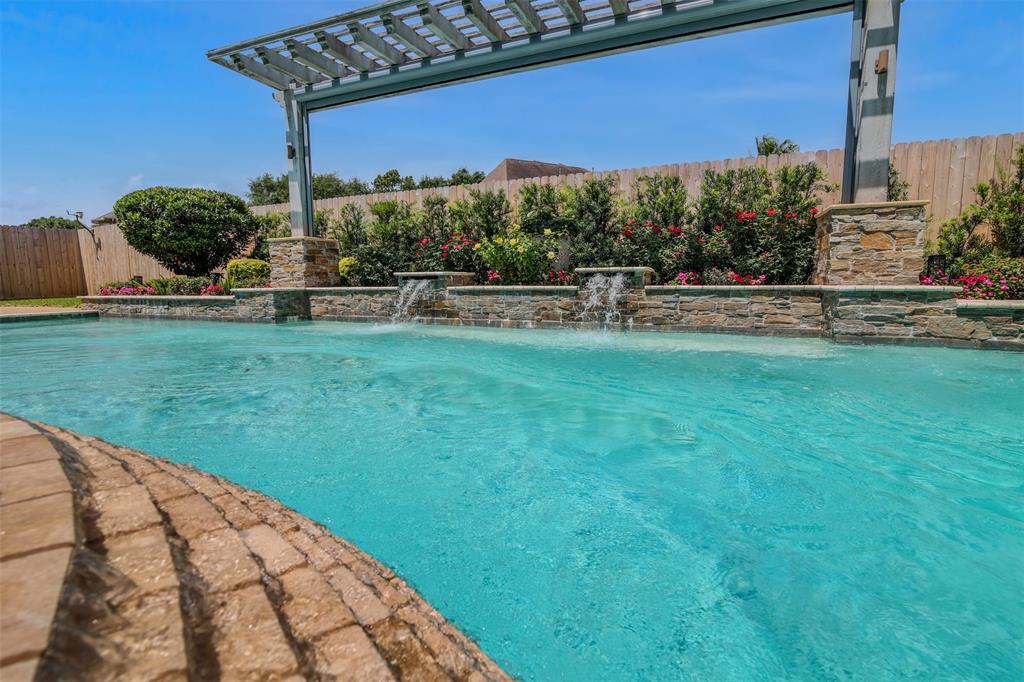 2102 White Eagle Lane