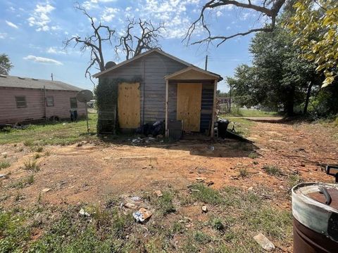 Photo of 202 Mcneil Street, Palestine, TX 75801 (MLS # 40553489)