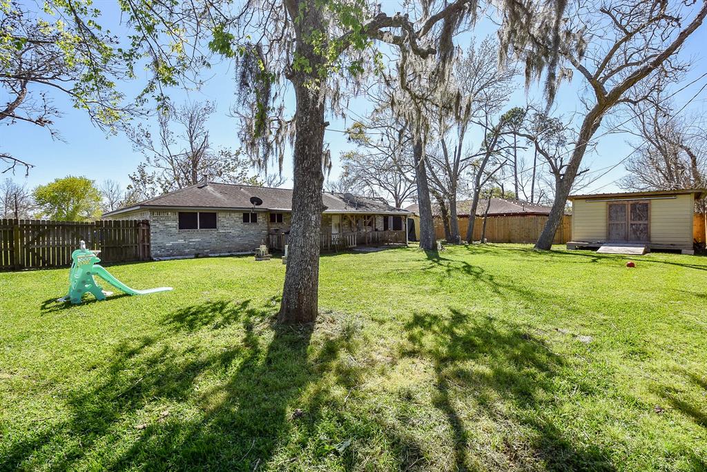 57 E Candlewood, Lake Jackson, Texas image 22