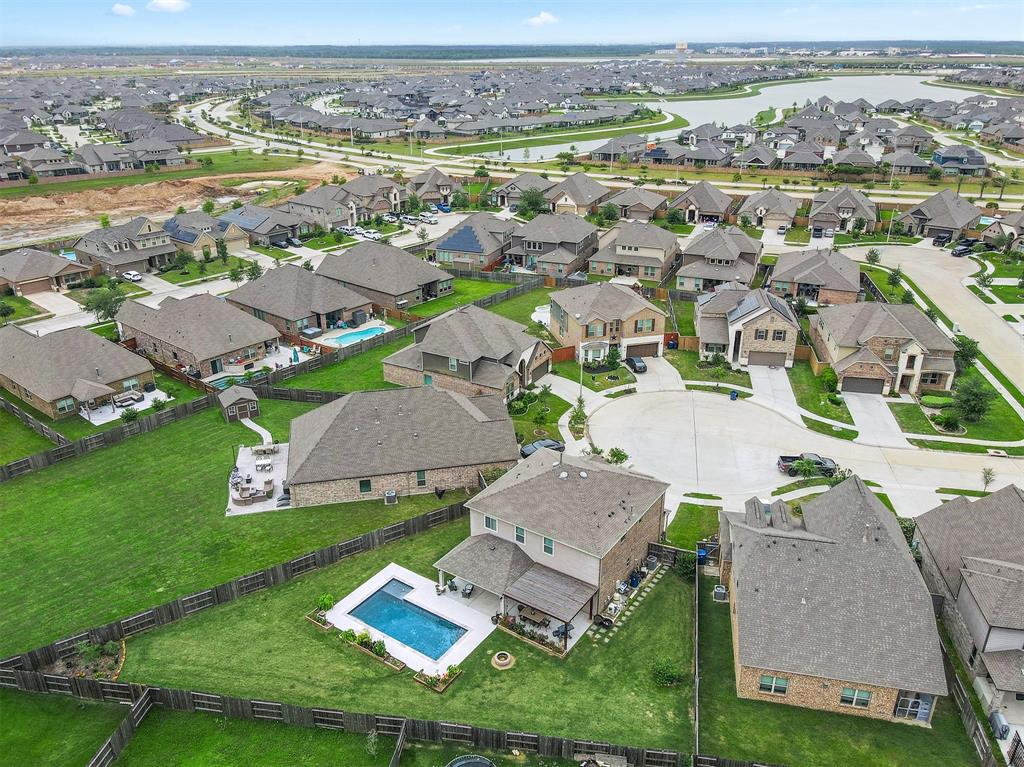 12805 Narrow Cove Drive, Texas City, Texas image 40