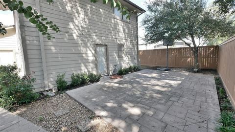 Single Family Residence in Houston TX 8003 Oakwood Forest Drive 8.jpg