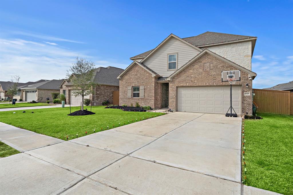 13429 Diamond Reef Lane, La Marque, Texas image 3