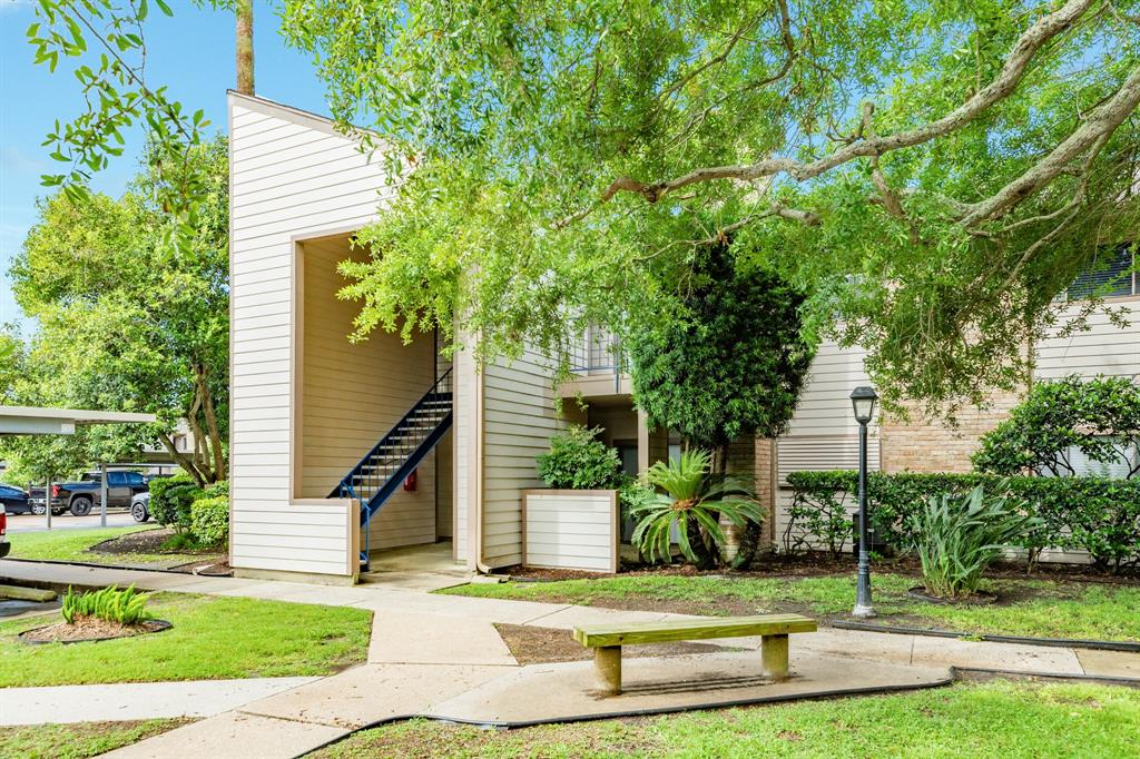 7098 N Holiday Drive, Galveston, Texas image 3