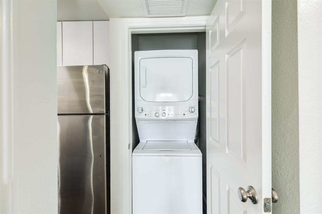 7098 N Holiday Drive, Galveston, Texas image 13