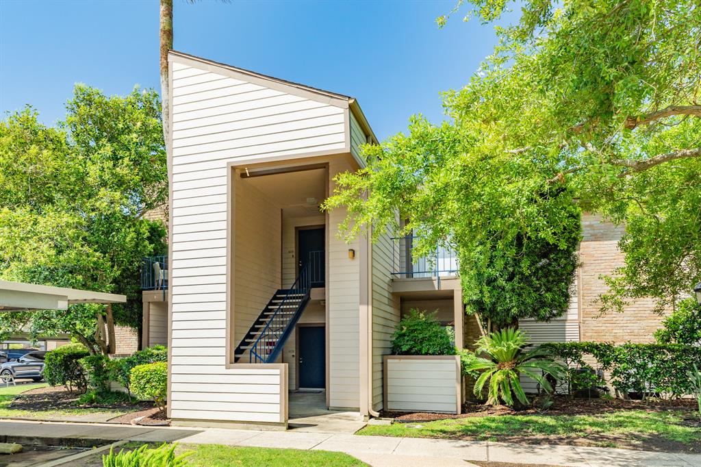 7098 N Holiday Drive, Galveston, Texas image 2