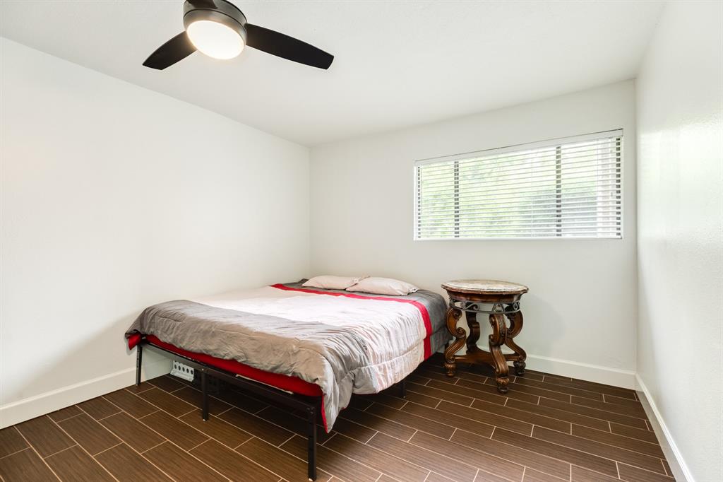 7098 N Holiday Drive, Galveston, Texas image 15