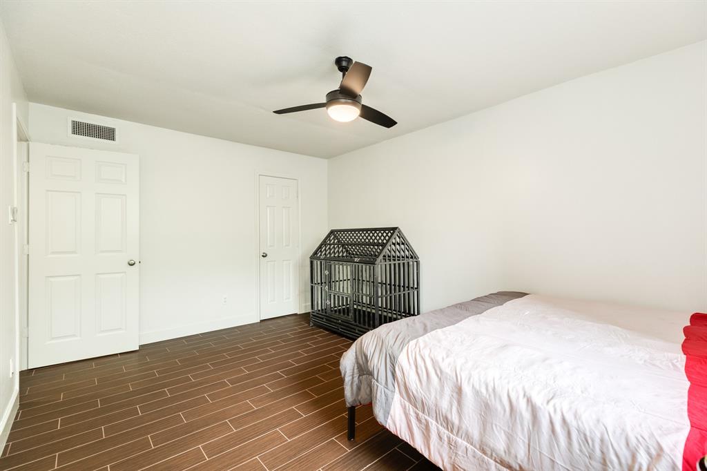7098 N Holiday Drive, Galveston, Texas image 16
