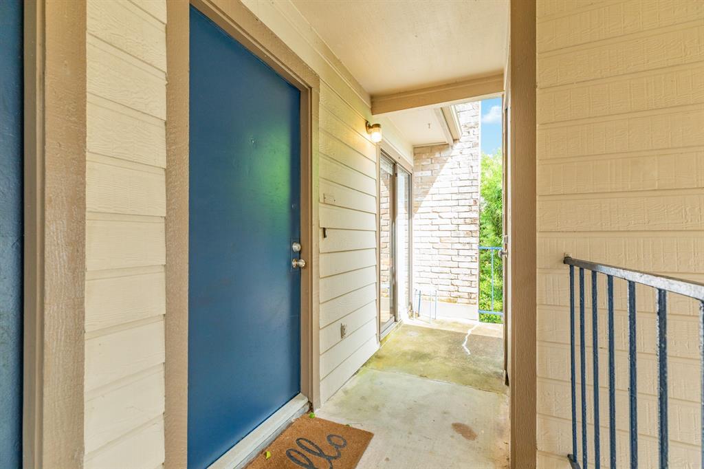 7098 N Holiday Drive, Galveston, Texas image 4