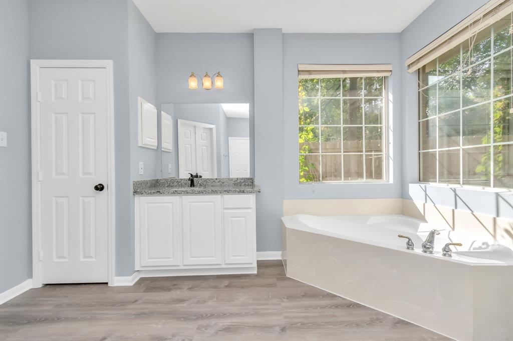 19 Long Springs Place, The Woodlands, Texas image 28