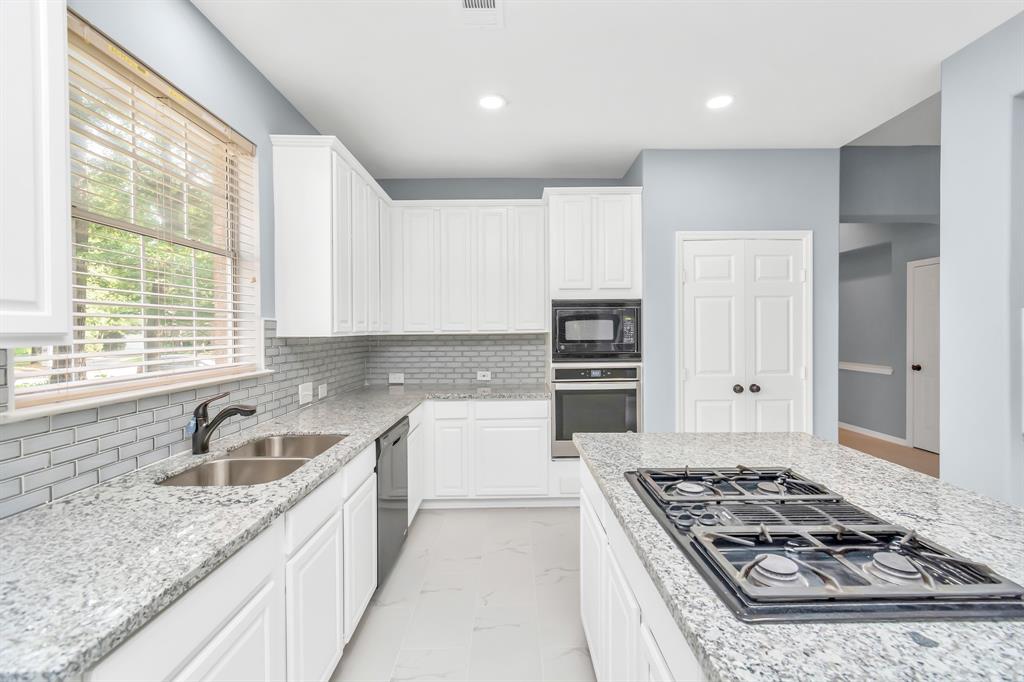 19 Long Springs Place, The Woodlands, Texas image 17