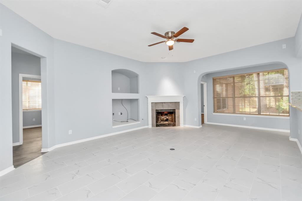 19 Long Springs Place, The Woodlands, Texas image 9
