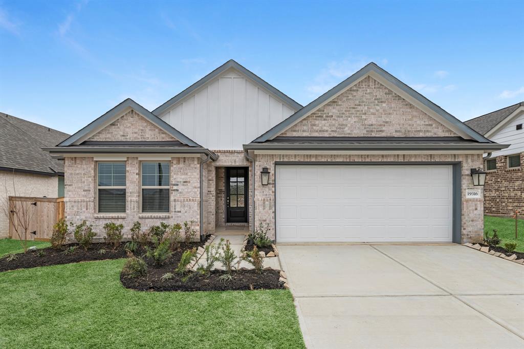 19316 Sorel Copley Dr, Magnolia, Texas image 1