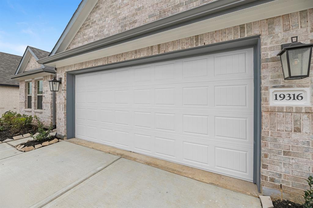 19316 Sorel Copley Dr, Magnolia, Texas image 3