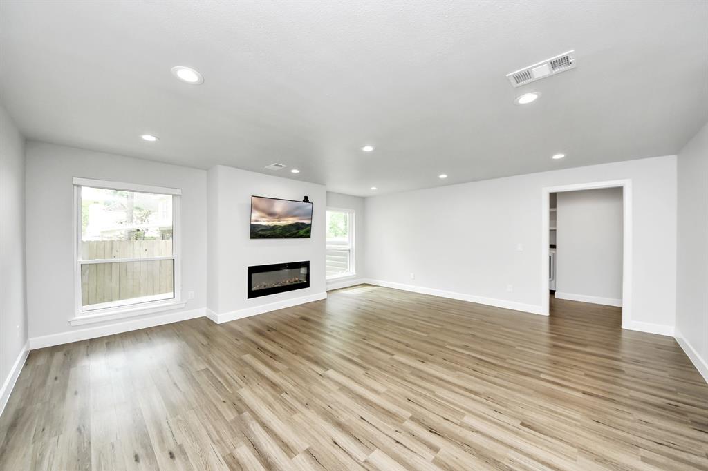 14 Tall Sky Place, The Woodlands, Texas image 17