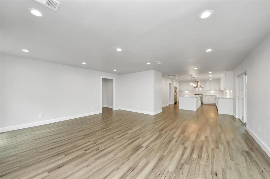14 Tall Sky Place, The Woodlands, Texas image 16