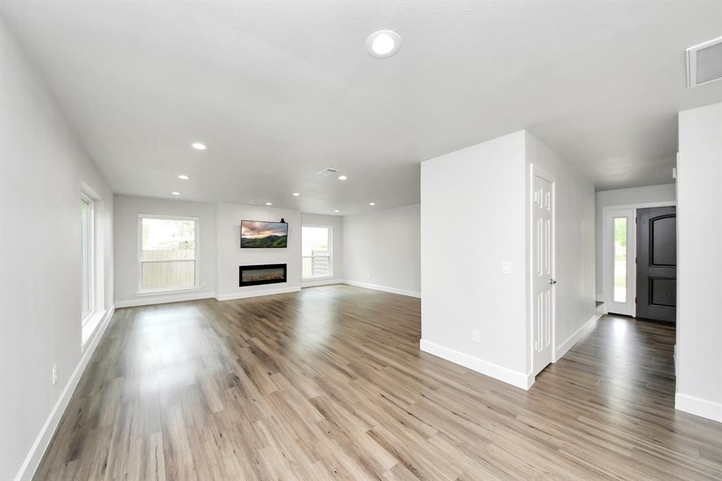 14 Tall Sky Place, The Woodlands, Texas image 20