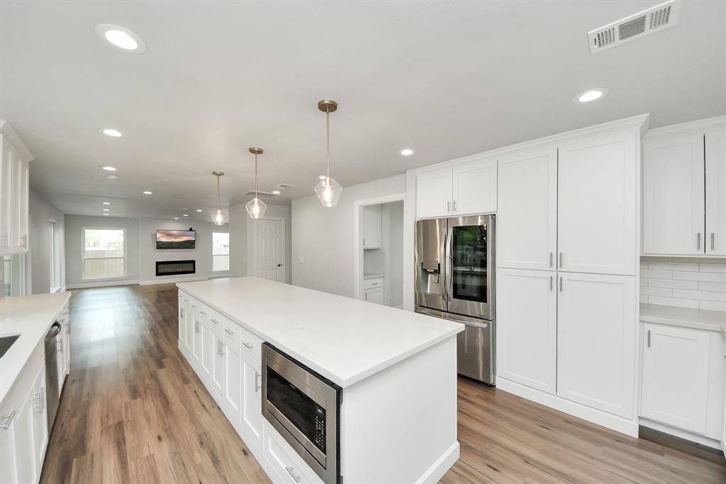 14 Tall Sky Place, The Woodlands, Texas image 11