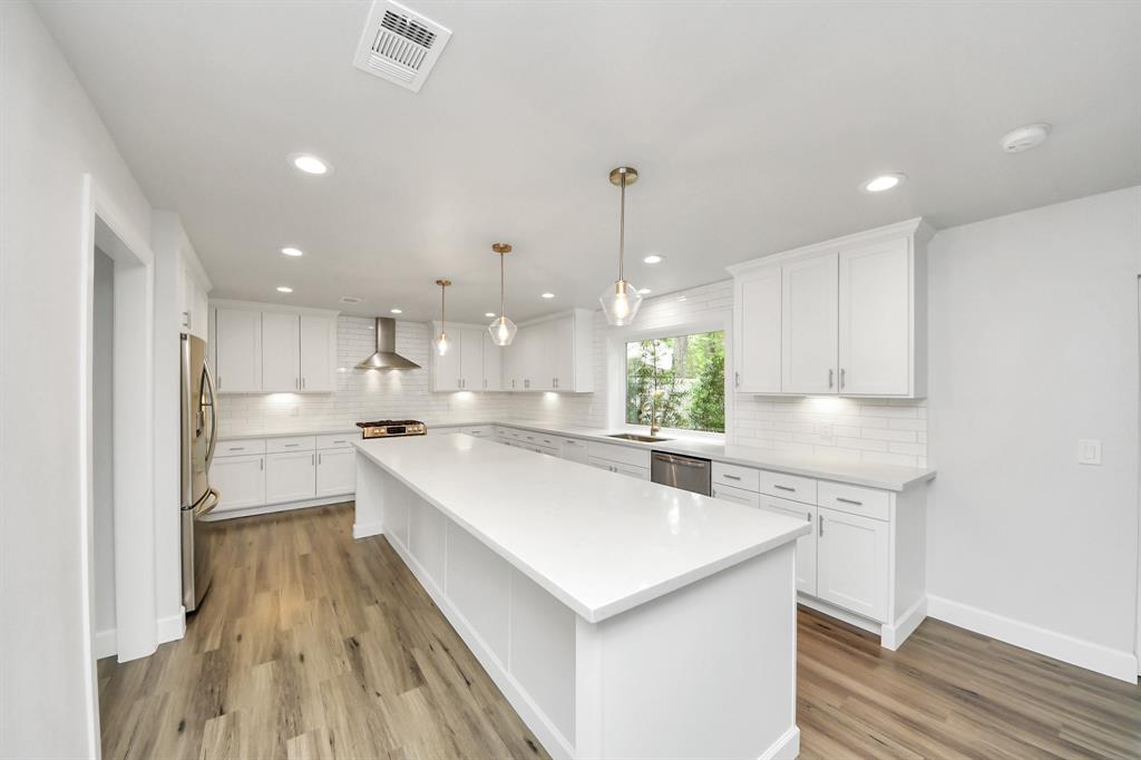 14 Tall Sky Place, The Woodlands, Texas image 8