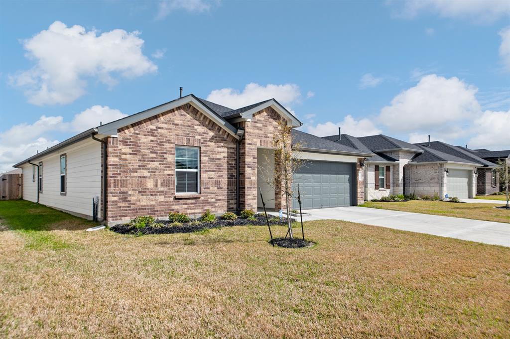 1115 Sommerville Drive, Rosharon, Texas image 2